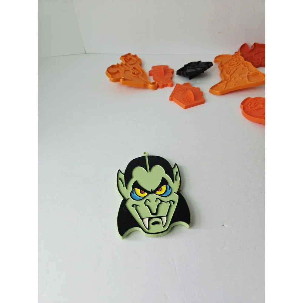 Vintage Halloween cookie cutter‎ lot Kiddy Kreetures haunted house cat witch